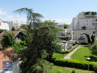  Appartement à louer 5 pièces 117 m²