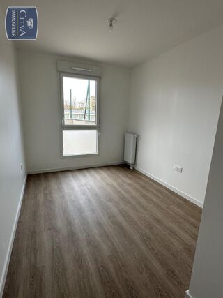 Appartement à louer 4 pièces 93 m²