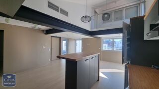  Appartement à louer 4 pièces 104 m²