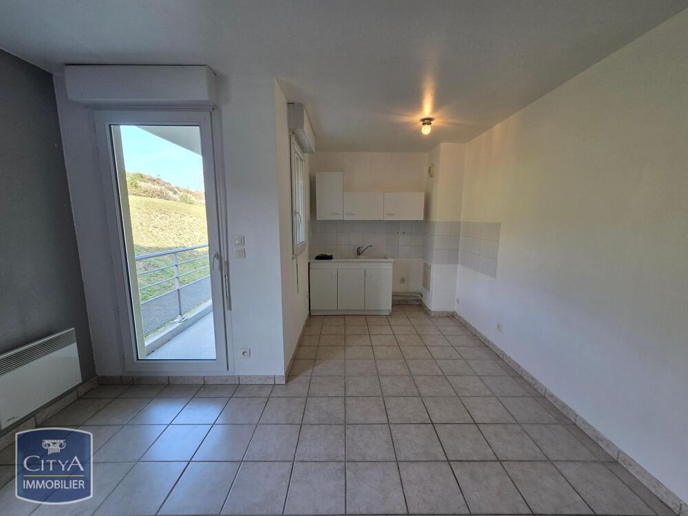 À LOUER : Appartement T3 situé rue de Bizaleix à Issoire....