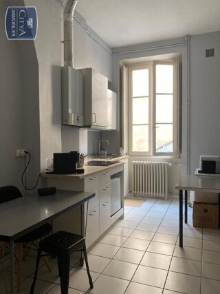  Appartement à louer 3 pièces 87 m²
