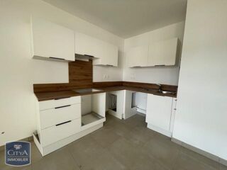  Appartement à louer 3 pièces 65 m²