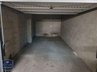  Parking / Garage à louer 
