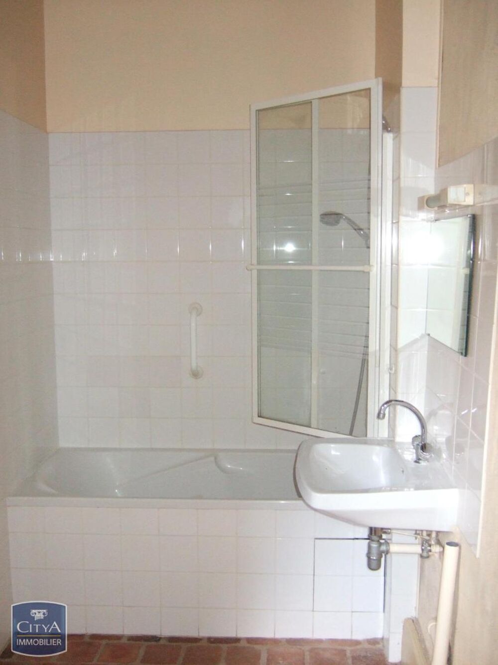 location Appartement - 4 pièce(s) - 139 m² Le Blanc (36300)