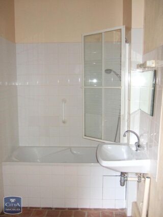 location Appartement - 4 pièce(s) - 139 m² Le Blanc (36300)