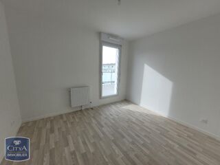  Appartement à louer 4 pièces 83 m²