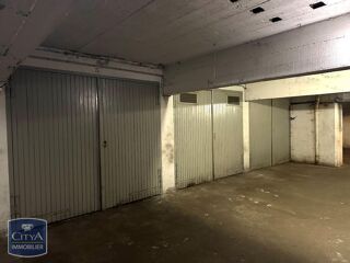  Parking / Garage à louer 
