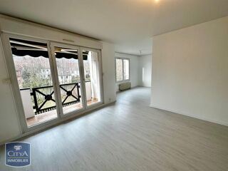  Appartement à louer 4 pièces 82 m²