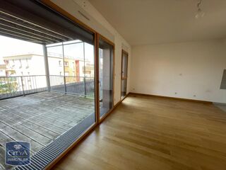  Appartement à louer 3 pièces 78 m²