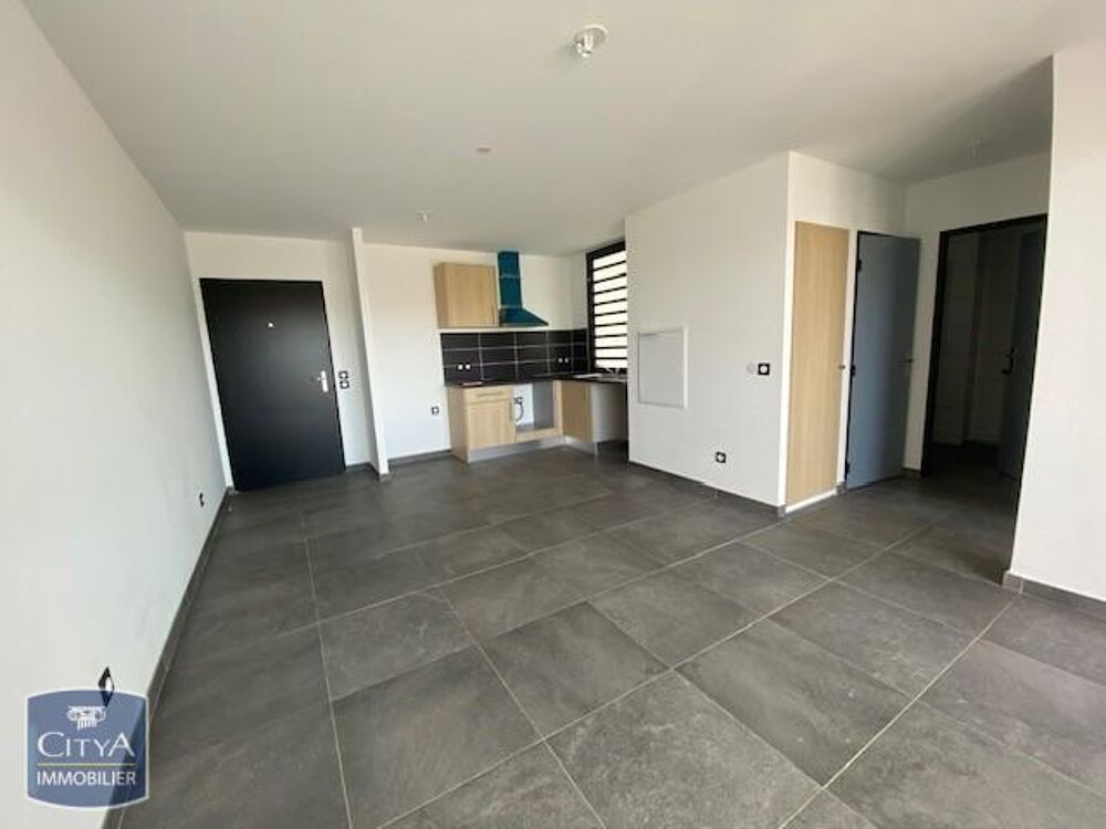 À LOUER : Appartement T2 situé à L'Étang-Salé les hauts,....
