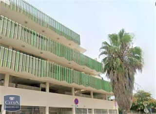 Parking / Garage à louer 