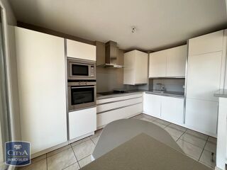  Appartement à louer 4 pièces 120 m²
