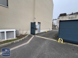  Parking / Garage à louer 
