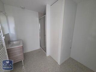  Appartement à louer 3 pièces 76 m²