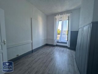  Appartement à louer 5 pièces 100 m²