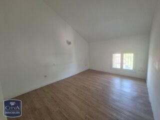  Appartement à louer 3 pièces 64 m²