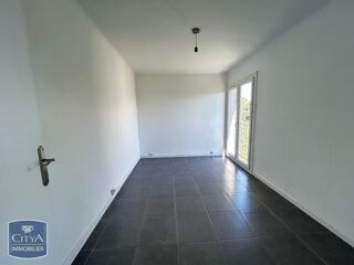  Appartement à louer 3 pièces 56 m²