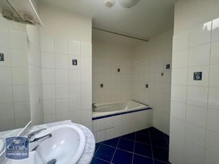  Appartement à louer 4 pièces 102 m² Riom