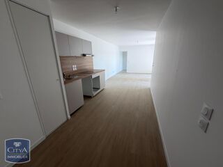  Appartement à louer 4 pièces 80 m²