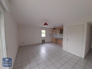  Appartement à louer 4 pièces 79 m²