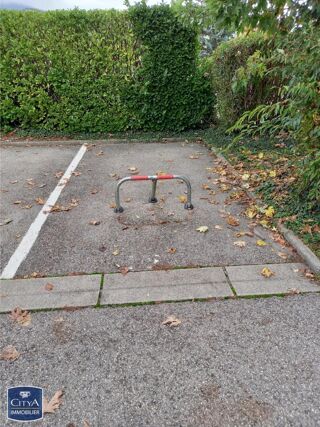  Parking / Garage à louer 