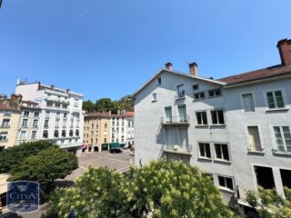  Appartement à louer 3 pièces 85 m²