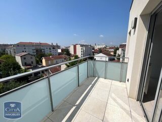  Appartement à louer 3 pièces 65 m²