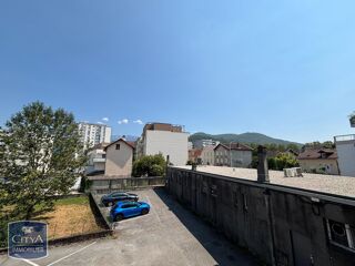  Appartement à louer 2 pièces 47 m²