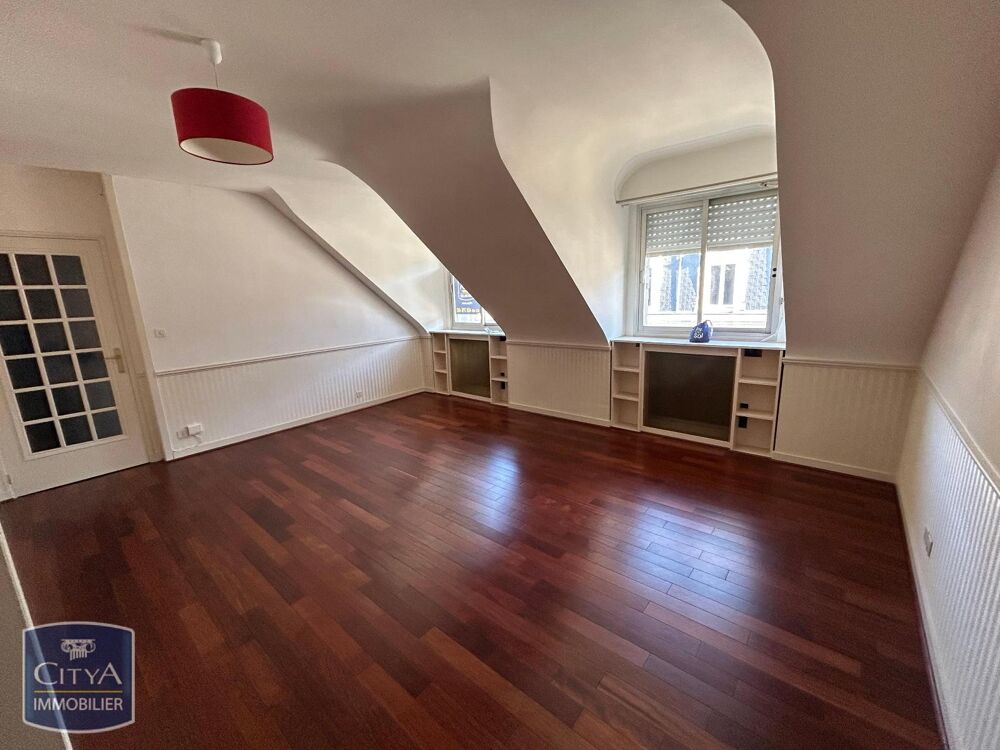 14 Juillet - À LOUER : Appartement T2 au dernier étage, ....