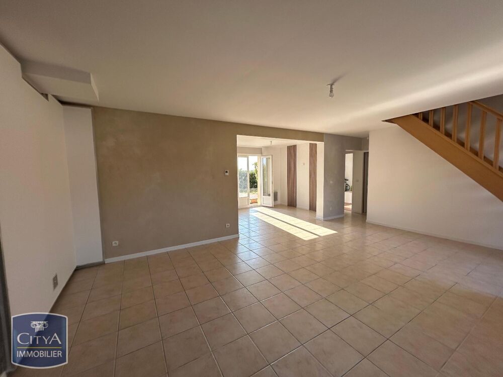location Maison - 5 pièce(s) - 134 m² Le Coudray-Saint-Germer (60850)