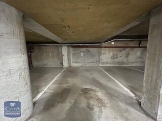  Parking / Garage � louer 