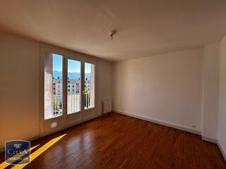  Appartement à louer 4 pièces 63 m²