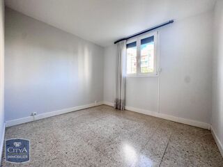  Appartement à louer 3 pièces 64 m²
