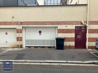  Parking / Garage à louer 