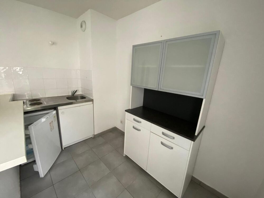 location Appartement - 1 pi�ce(s) - 30 m� D�cines-Charpieu (69150)