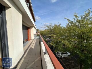  Appartement à louer 5 pièces 126 m²