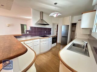 Appartement à louer 2 pièces 75 m²