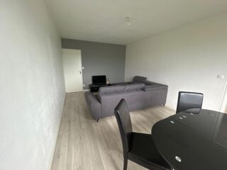  Appartement à louer 4 pièces 77 m²