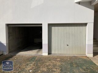  Parking / Garage à louer 