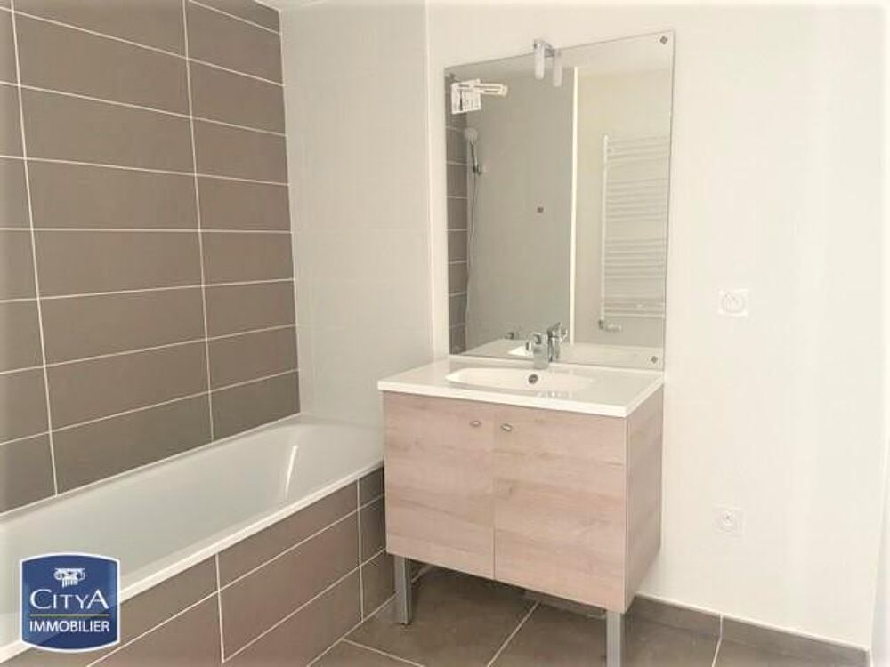 location Appartement - 4 pièce(s) - 83 m² Lyon 8