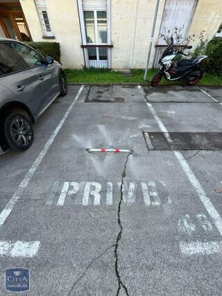  Parking / Garage à louer 