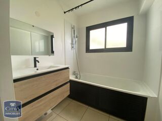  Appartement à louer 3 pièces 42 m²