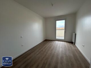  Appartement à louer 4 pièces 92 m²