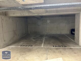  Parking / Garage à louer 