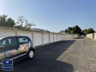  Parking / Garage � louer 