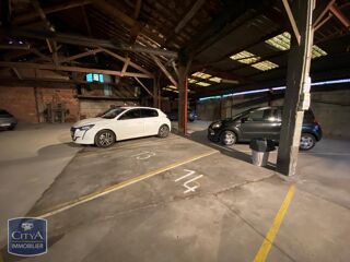  Parking / Garage à louer 