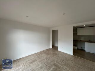  Appartement à louer 2 pièces 37 m²