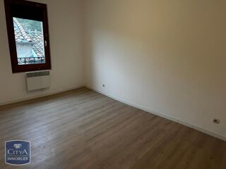  Appartement à louer 5 pièces 106 m²