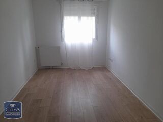  Appartement à louer 3 pièces 64 m²