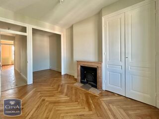  Appartement à louer 2 pièces 55 m²